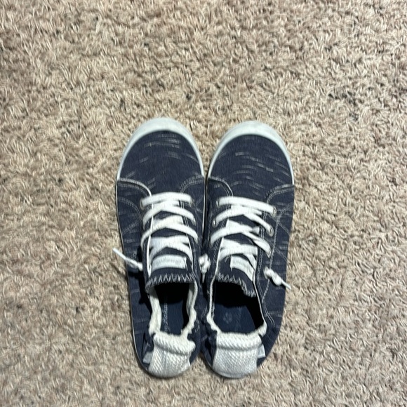 Tommy Bahama Shoes - Tommy Bahama tennis shoes.